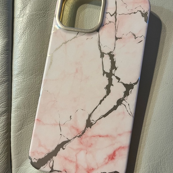 LIKE NEW!!! PINK IPHONE 13 MINI!! - Picture 8 of 8